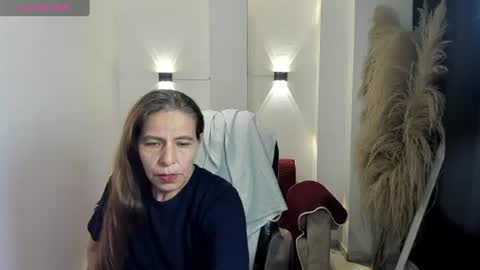 Snapshot of karlye_hot chatting on 06.19.26 KARLYE online show from 06.19.26