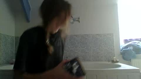 Karma Queen online show from 04.04.26