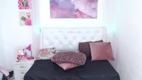 Snapshot of karol_adams_1 chatting on 02.07.25 karol online show from 02.07.25