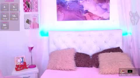 Snapshot of karol_adams_1 chatting on 11.12.25 karol online show from 11.12.25