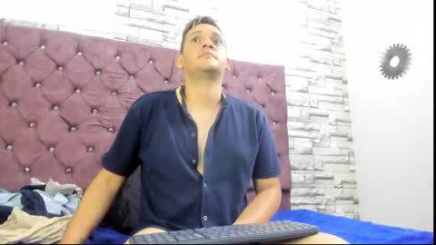 Snapshot of karol_and_paul chatting on 01.16.25 karol and paul online show from 01.16.25