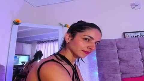 Snapshot of karol_rose12 chatting on 11.14.25 Karol online show from 11.14.25