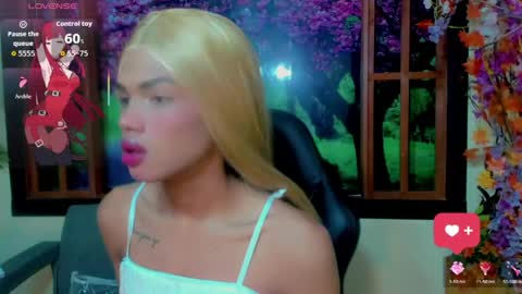 karol Vanessa   online show from 04.15.26