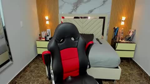 Karol and Luna online show from 10.27.25