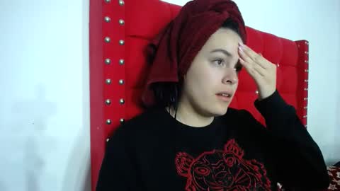 Snapshot of karolay_su chatting on 03.10.25 ARIANNA online show from 03.10.25