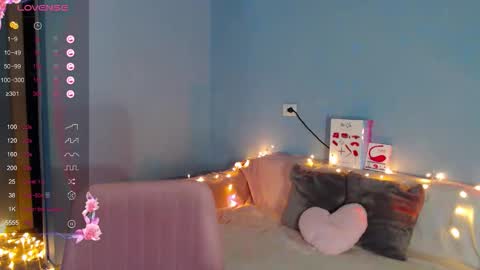 Snapshot of karolina_hottie_ chatting on 03.10.26 Kira online show from 03.10.26