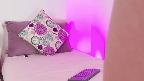 karolinahill online show from 12.15.25