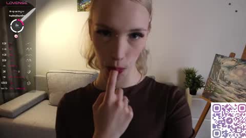 Snapshot of karoline__whitee chatting on 06.10.26 Karoline online show from 06.10.26