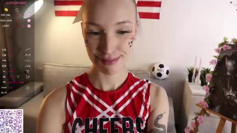 Snapshot of karoline__whitee chatting on 06.30.26 Karoline online show from 06.30.26