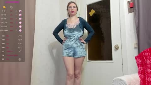 Karoline online show from 12.05.24