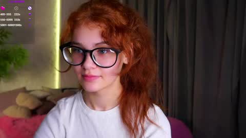 Snapshot of karolinerush chatting on 05.10.26 lina online show from 05.10.26