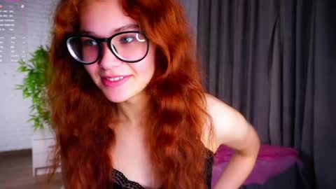 Snapshot of karolinerush chatting on 05.16.26 lina online show from 05.16.26