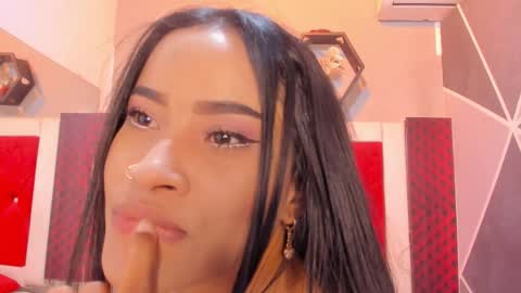 Snapshot of karoll014 chatting on 01.19.26 Karol online show from 01.19.26