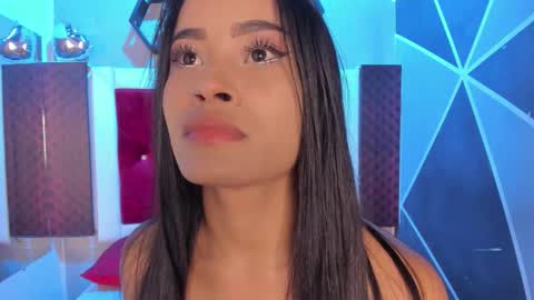 Snapshot of karoll014 chatting on 02.11.26 Karol online show from 02.11.26