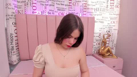 Snapshot of karoly_ocampo chatting on 01.16.25 karoly online show from 01.16.25