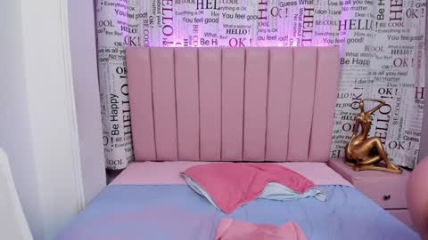 Snapshot of karoly_ocampo chatting on 01.19.25 karoly online show from 01.19.25