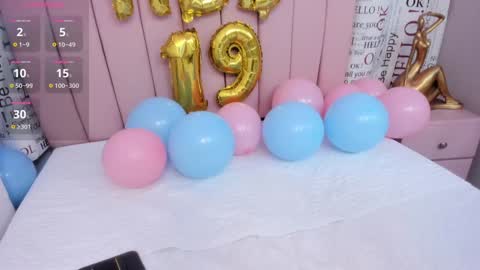 Snapshot of karoly_ocampo chatting on 02.04.25 karoly online show from 02.04.25