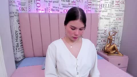 Snapshot of karoly_ocampo chatting on 02.06.25 karoly online show from 02.06.25