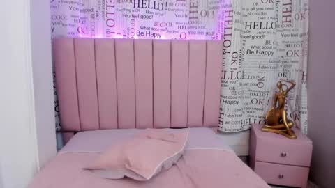 Snapshot of karoly_ocampo chatting on 03.12.25 karoly online show from 03.12.25