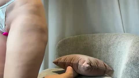 Snapshot of kat1987 chatting on 11.16.25 Kat online show from 11.16.25