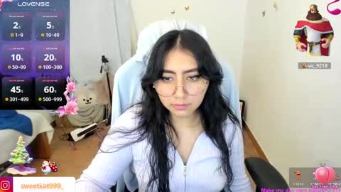 Snapshot of kat_ly_chan chatting on 12.13.24 Kat online show from 12.13.24