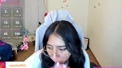 Snapshot of kat_ly_chan chatting on 02.19.25 Kat online show from 02.19.25