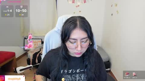 Snapshot of kat_ly_chan chatting on 11.04.25 Kat online show from 11.04.25