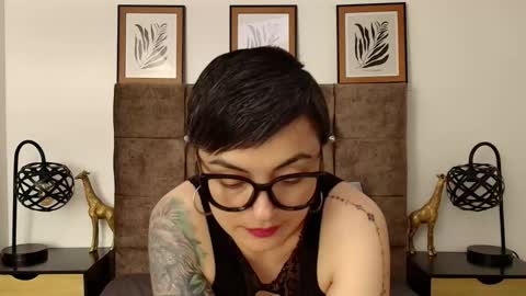 kat paradisse online show from 10.02.25