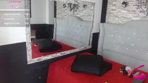 katalella_22 online show from 12.15.25