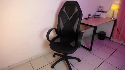       Katalina Miles      online show from 02.11.25