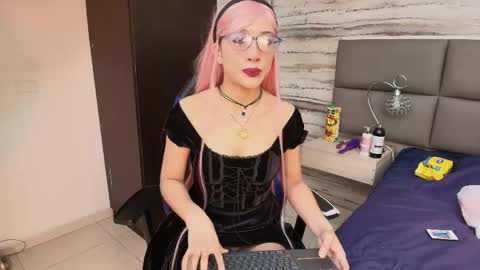 Snapshot of katana_blade chatting on 05.10.26 online show from 05.10.26