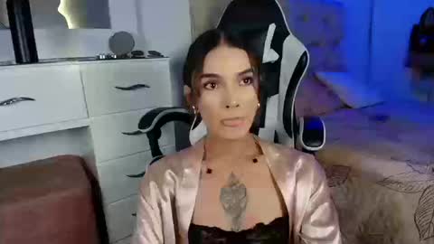 kate_bmoss_ online show from 09.25.25