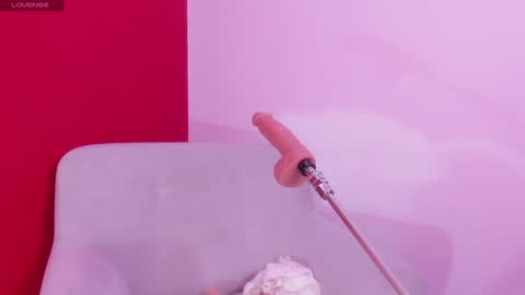 Kate  online show from 02.04.25