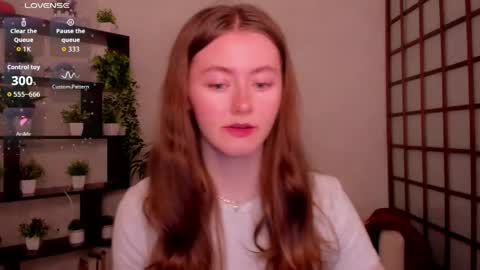 Snapshot of kate_cuddle chatting on 05.26.26 Kate online show from 05.26.26