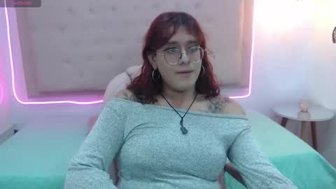 Snapshot of kate_pickman chatting on 02.21.25 kate online show from 02.21.25