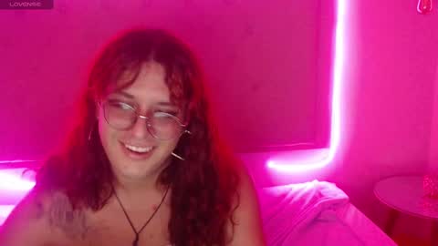 Snapshot of kate_pickman chatting on 03.04.25 kate online show from 03.04.25