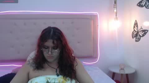 Snapshot of kate_pickman chatting on 03.04.25 kate online show from 03.04.25