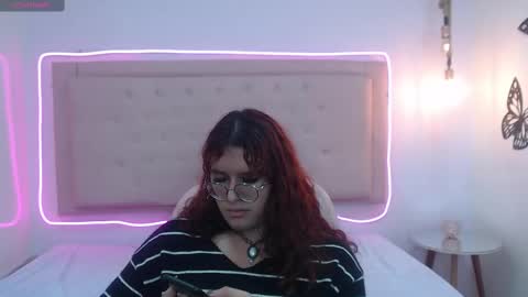 Snapshot of kate_pickman chatting on 03.09.25 kate online show from 03.09.25