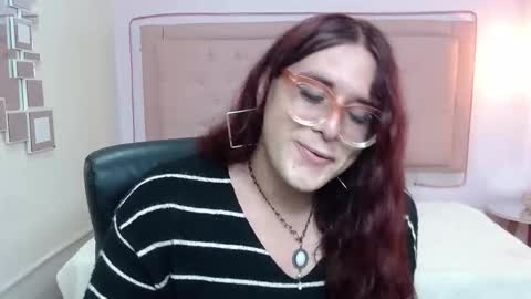 Snapshot of kate_pickman chatting on 09.14.25 kate online show from 09.14.25