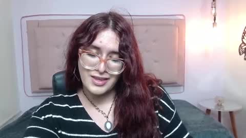 Snapshot of kate_pickman chatting on 09.19.25 kate online show from 09.19.25