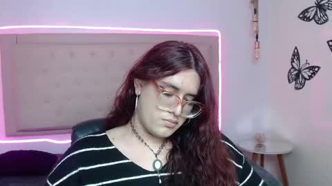 Snapshot of kate_pickman chatting on 09.24.25 kate online show from 09.24.25