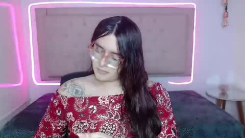 Snapshot of kate_pickman chatting on 10.05.25 kate online show from 10.05.25