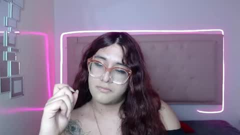 Snapshot of kate_pickman chatting on 10.15.25 kate online show from 10.15.25