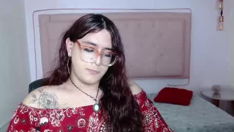 Snapshot of kate_pickman chatting on 10.19.25 kate online show from 10.19.25