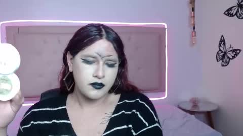 Snapshot of kate_pickman chatting on 11.01.25 kate online show from 11.01.25