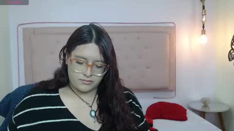 Snapshot of kate_pickman chatting on 11.16.25 kate online show from 11.16.25