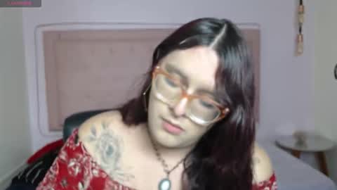 Snapshot of kate_pickman chatting on 11.20.25 kate online show from 11.20.25