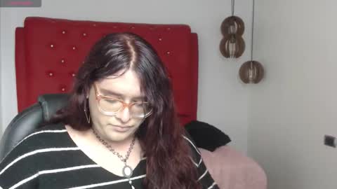 Snapshot of kate_pickman chatting on 11.23.25 kate online show from 11.23.25