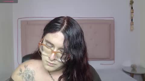 Snapshot of kate_pickman chatting on 11.27.25 kate online show from 11.27.25