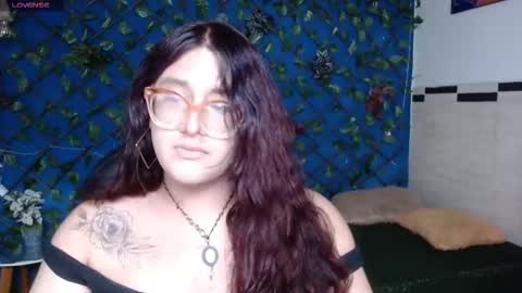 Snapshot of kate_pickman chatting on 11.30.25 kate online show from 11.30.25